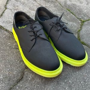 Doc Martins unisex neon sole waterproof shoe - size 9 women’s/ size 8 men’s